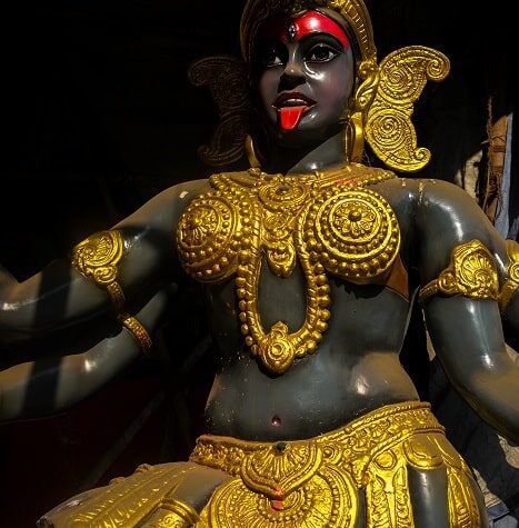 অন্য রূপে মা
